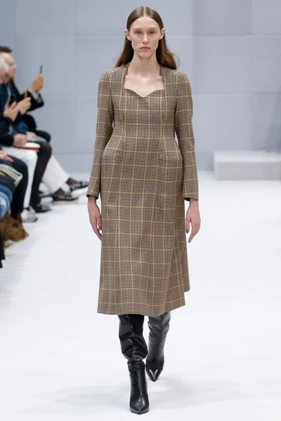 Look 7